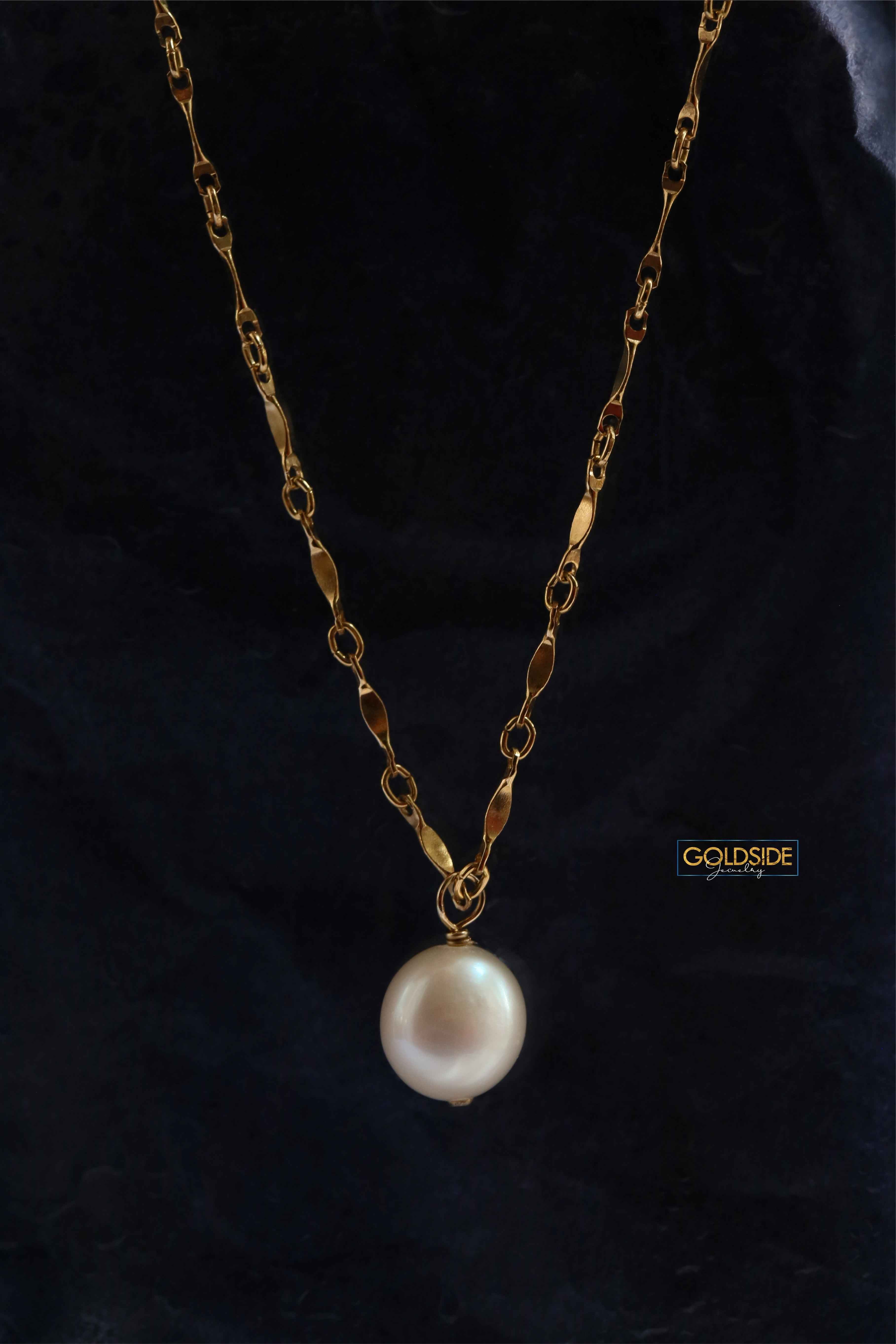 Lumina Pearl Necklace