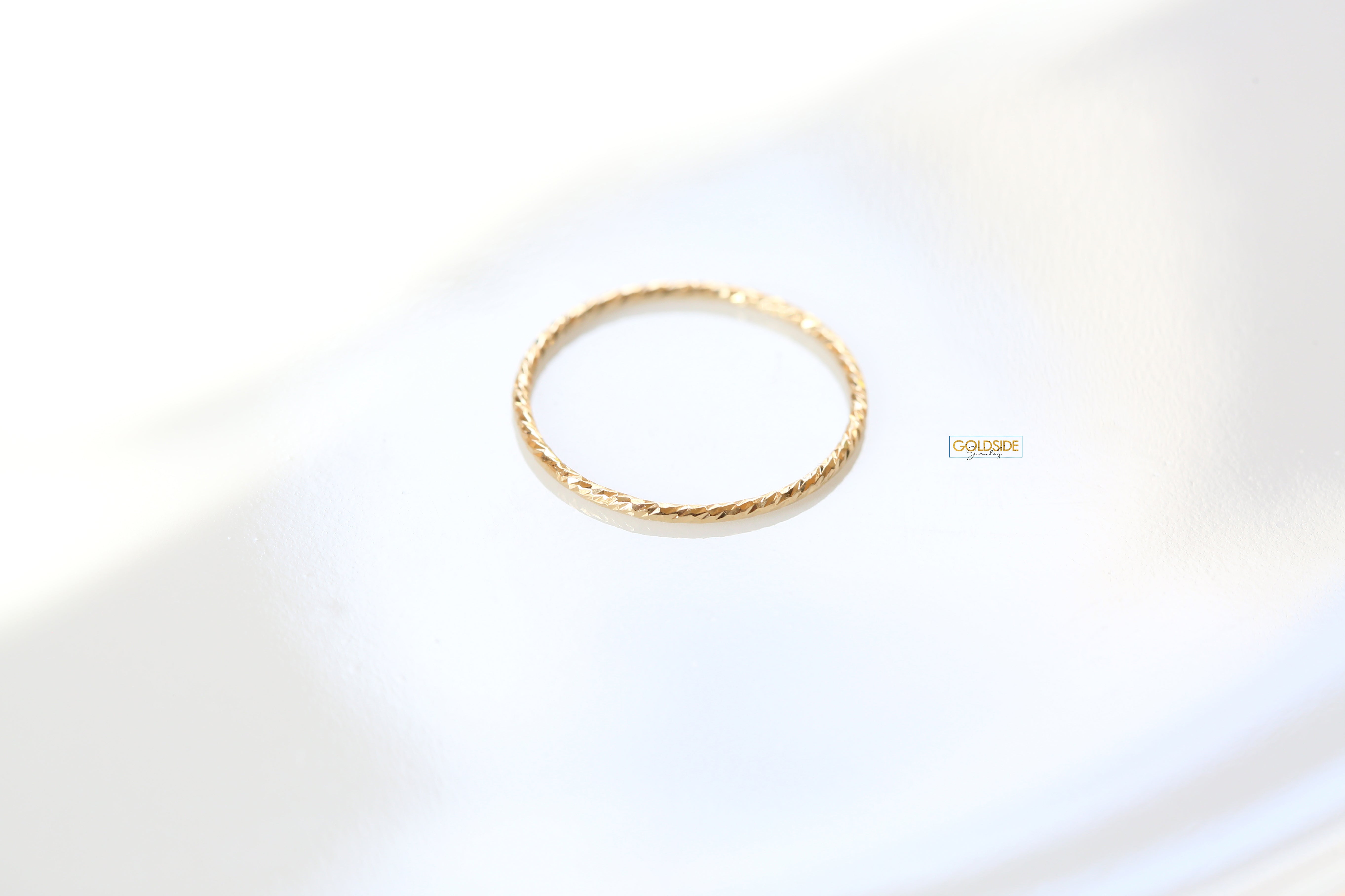 Shiny Ring - Goldside Jewelry
