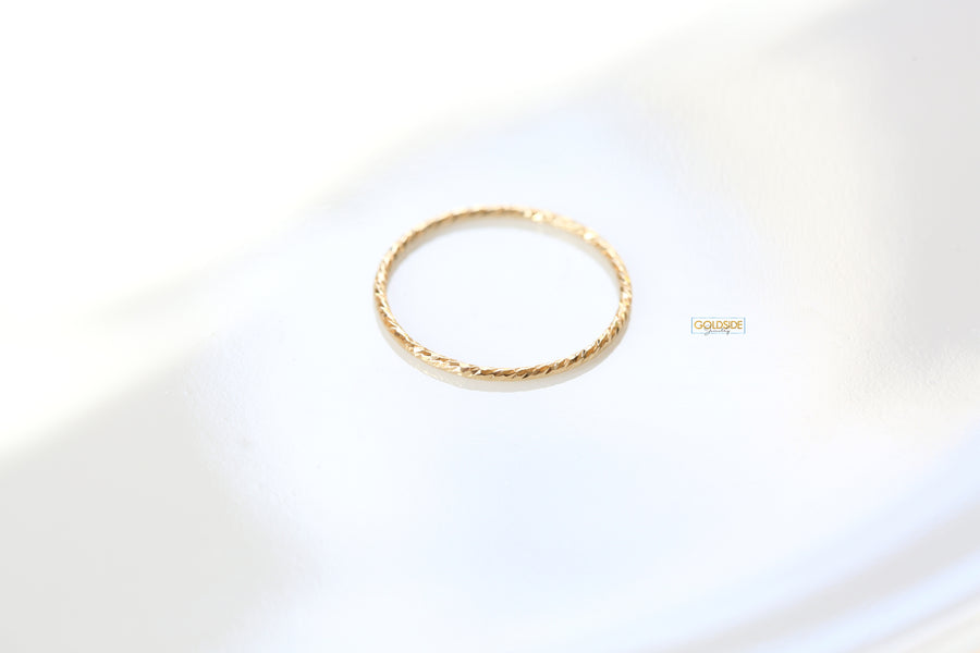 Shiny Ring - Goldside Jewelry