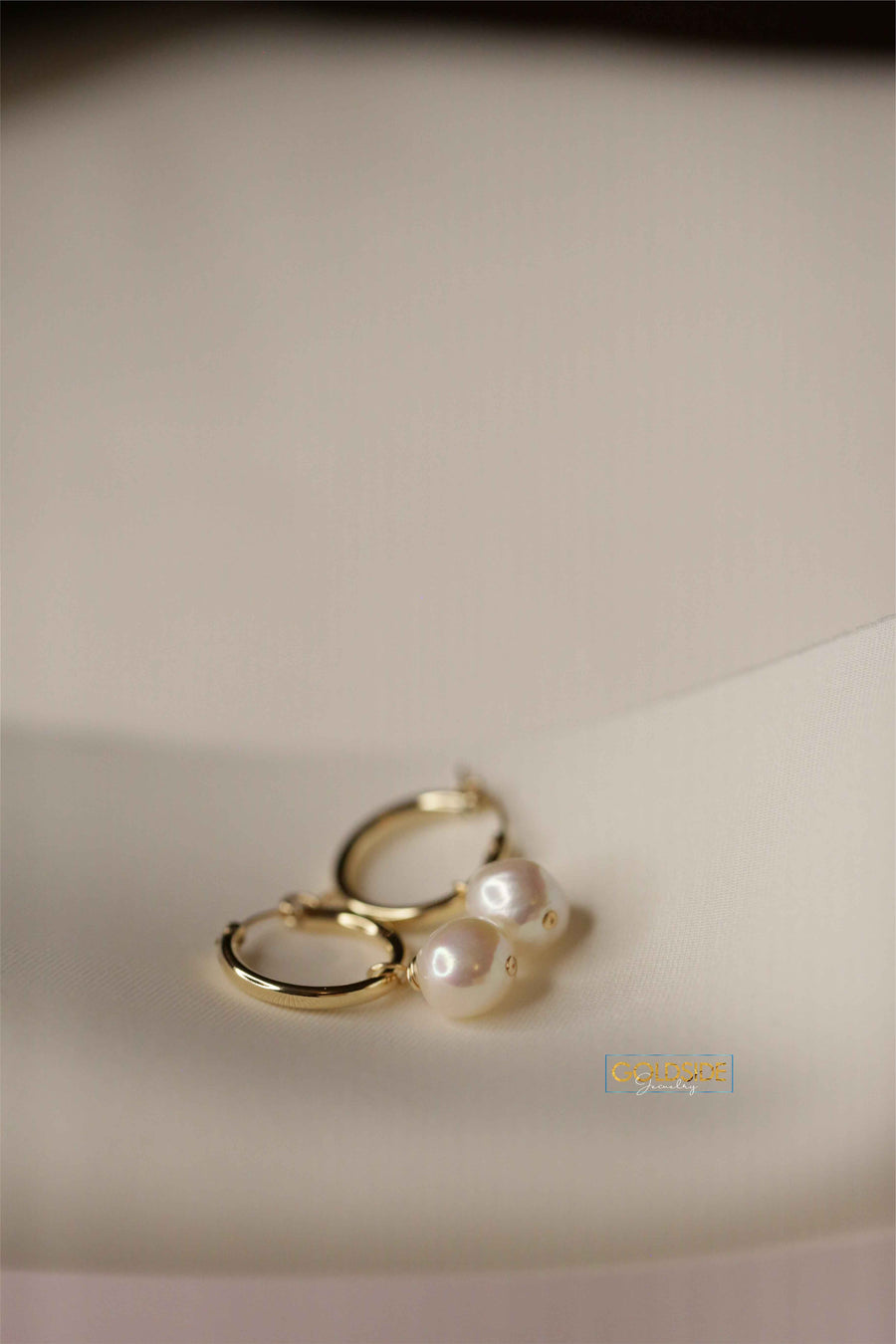 Thick Hoops With Pearl