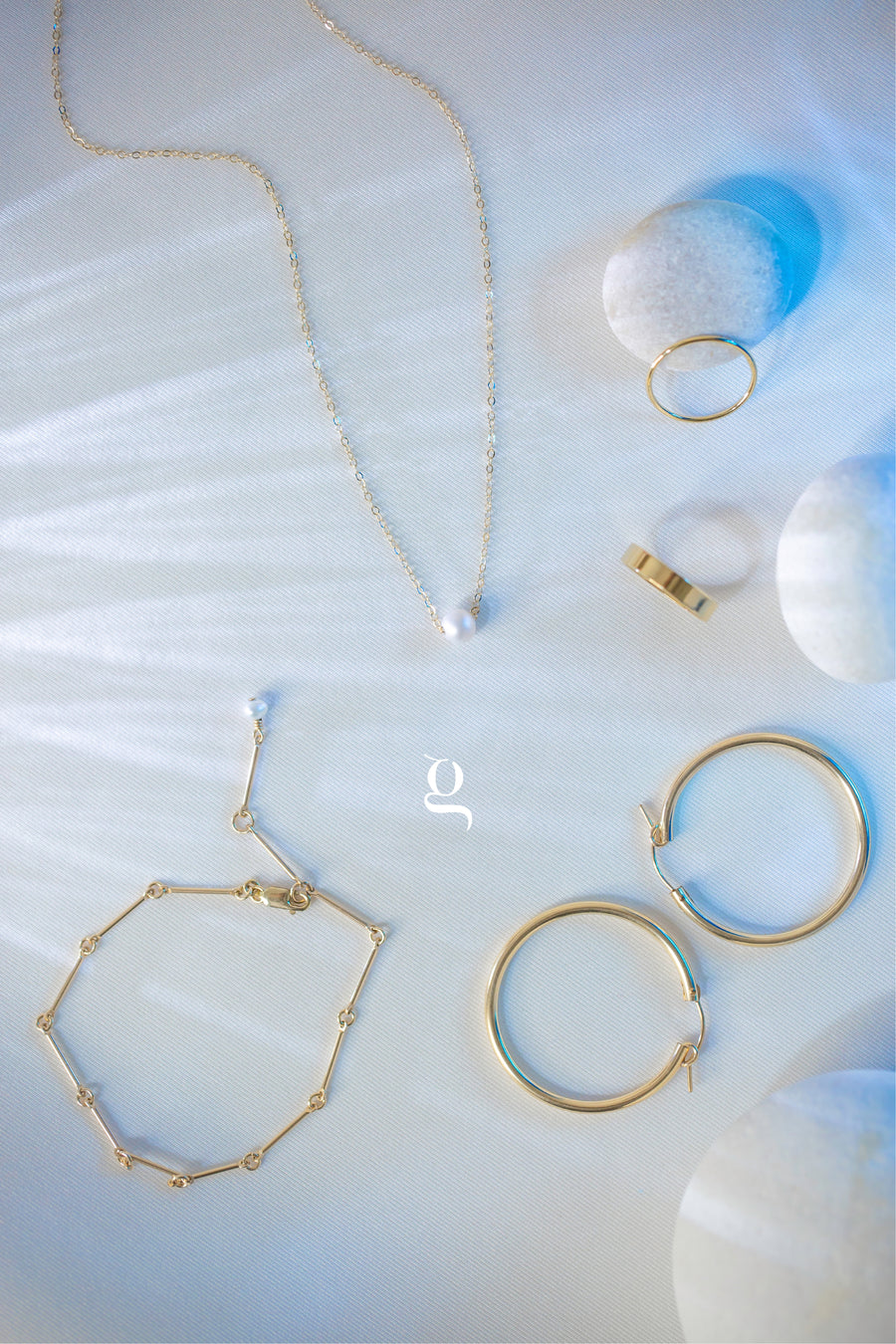 Extended Bracelet With a Pearl