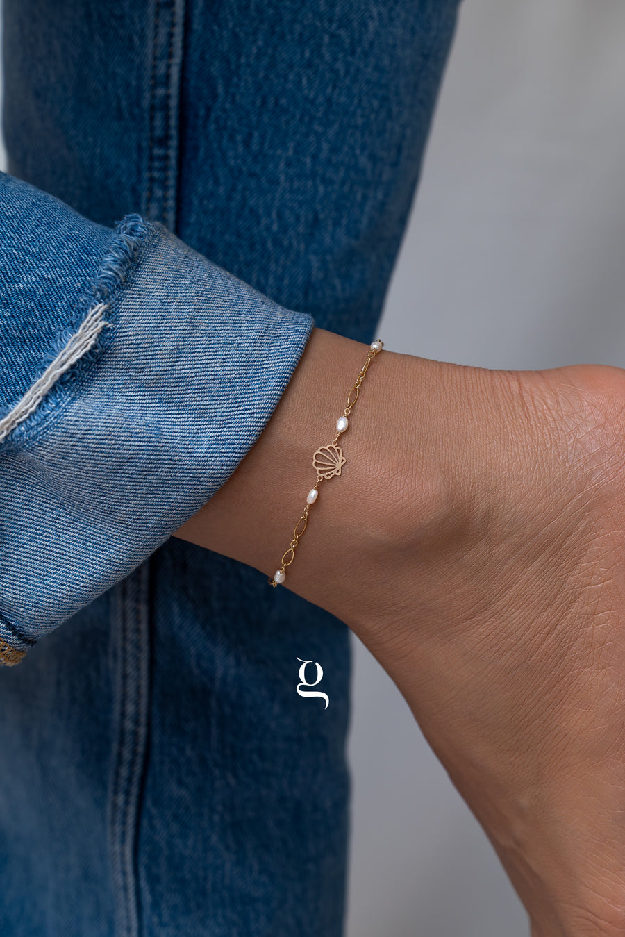 Gold Shell Anklet with Pearls