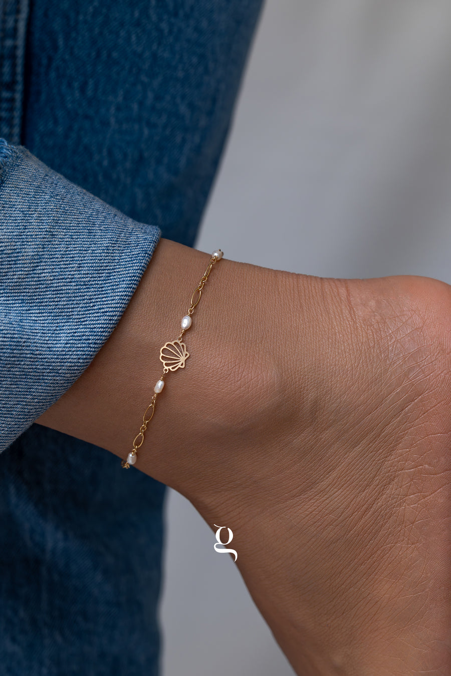 Gold Shell Anklet with Pearls